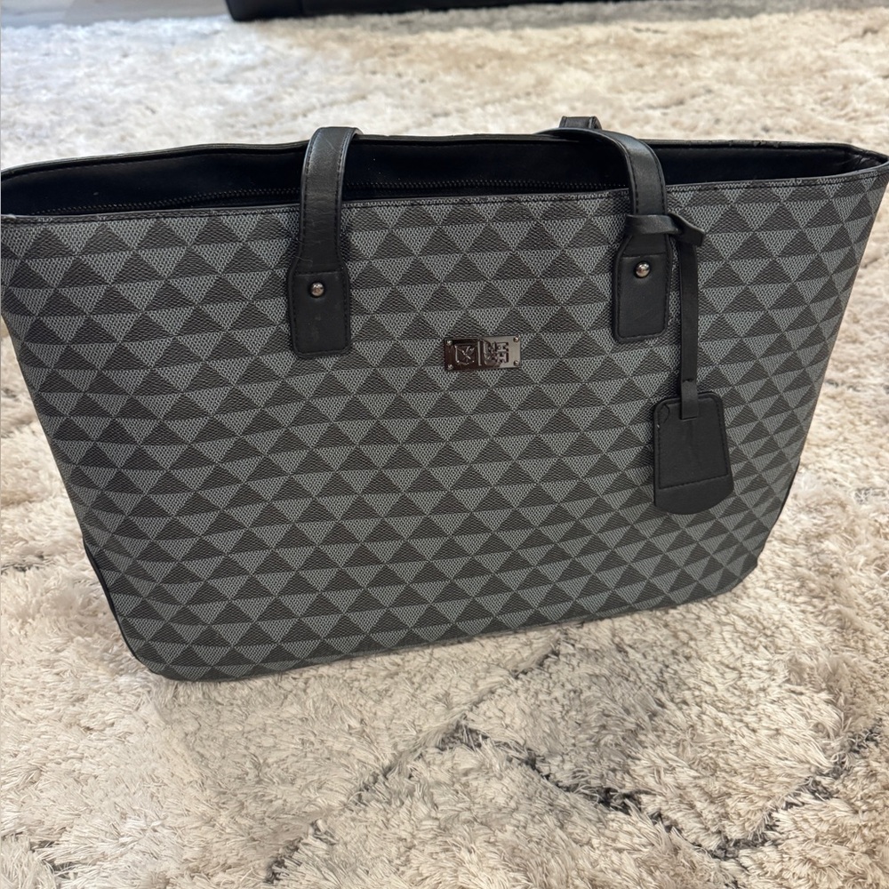 Black and Grey Triangle Tote Bag. Hawaiis Finest. In good condition!